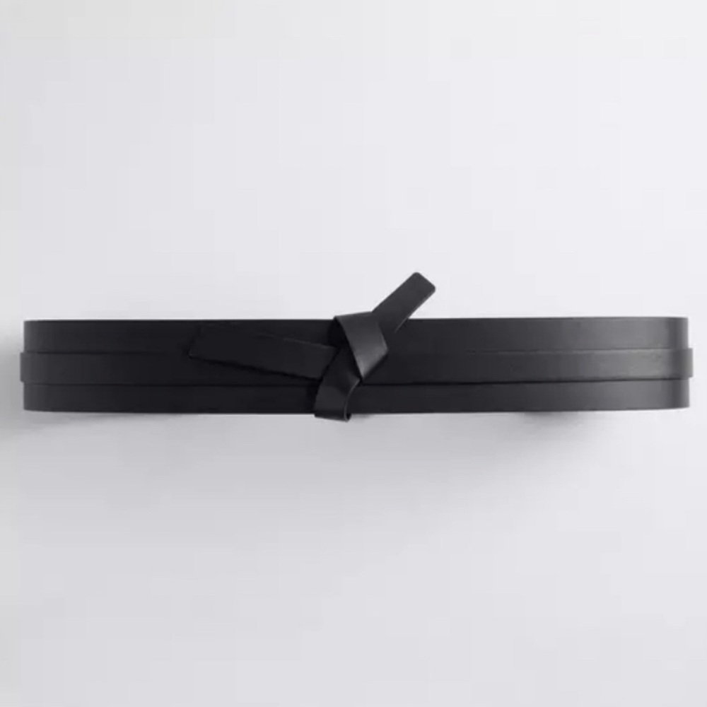 Elegant Black Leather Belt